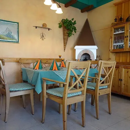 Gasthof Zum Flughafen بيت ريفي 3*
