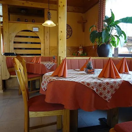 بيت ريفي Gasthof Zum Flughafen 3*