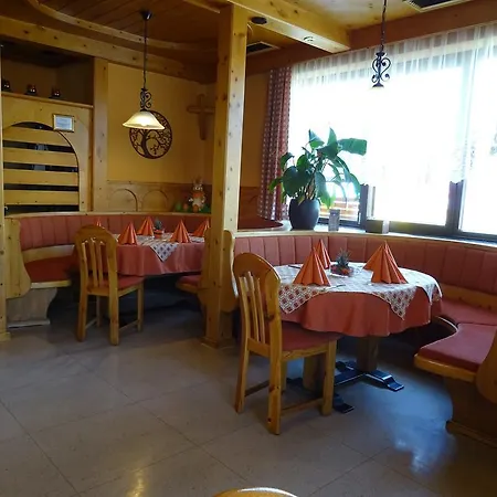 بيت ريفي Gasthof Zum Flughafen 3*