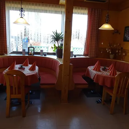 Gasthof Zum Flughafen 3*