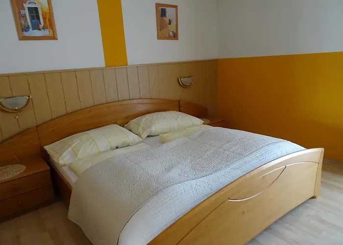 Gasthof Zum Flughafen بيت ريفي فيلدكيرتشين باي غراتس